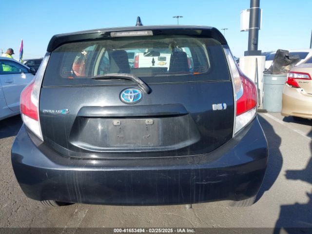 JTDKDTB3XG1116042 Toyota Prius C One