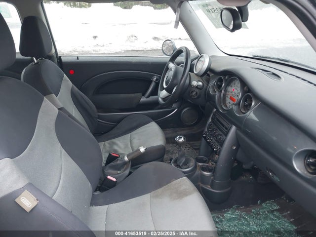 2005 MINI COOPER WMWRC33415TC57690 Photo 4