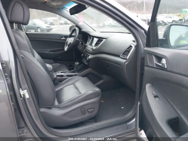 KM8J3CA44HU509720 Hyundai Tucson Se Plus