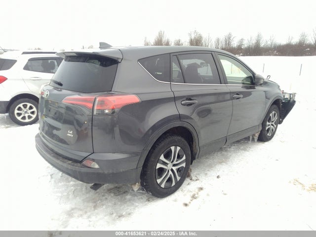 JTMBFREV7JJ727664 Toyota RAV4 LE