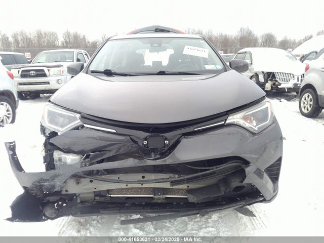 JTMBFREV7JJ727664 Toyota RAV4 LE