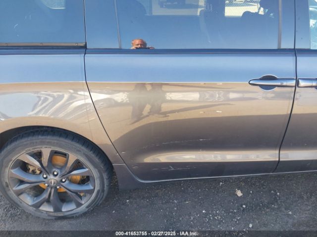 2C4RC1FG9KR583413 Chrysler Pacifica Touring Plus