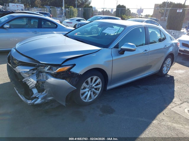 Toyota CAMRY LE 2019 4T1B11HK9KU782615 Image 2