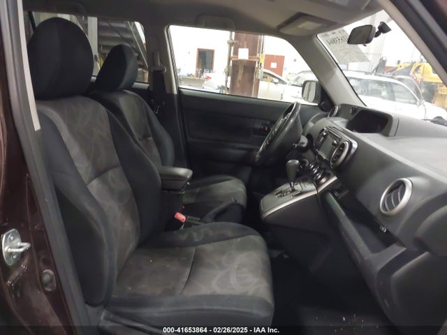 Scion XB 2014 JTLZE4FE5EJ058324 Image 5