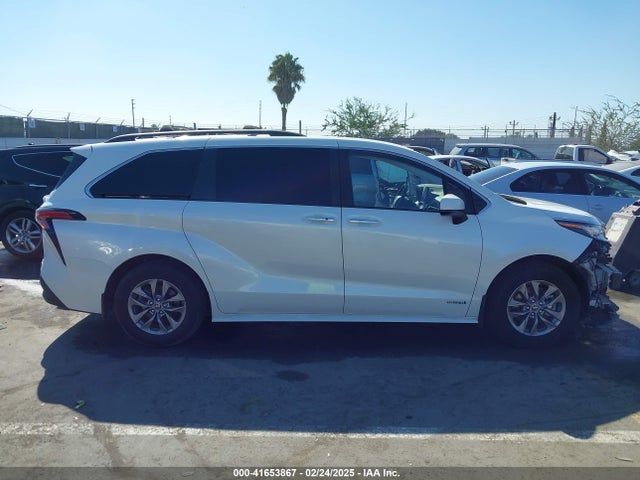 Toyota SIENNA XLE 2021 5TDYRKEC0MS034742 Image 14