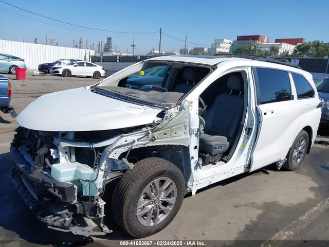 Toyota SIENNA XLE 2021 5TDYRKEC0MS034742 Image 15