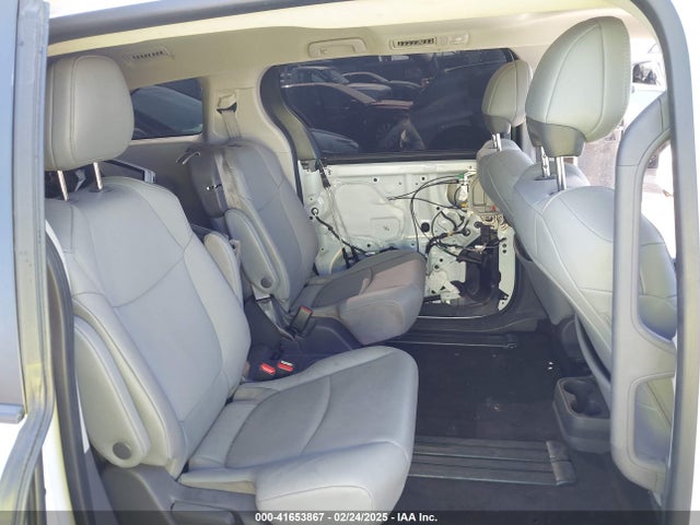 Toyota SIENNA XLE 2021 5TDYRKEC0MS034742 Image 8
