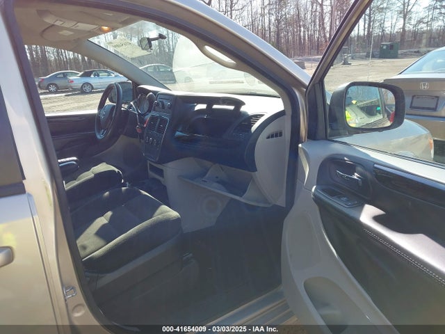 2C4RDGBG1FR660531 Dodge Grand Caravan Se