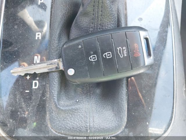 3KPFK4A71HE103812 KIA FORTE LX