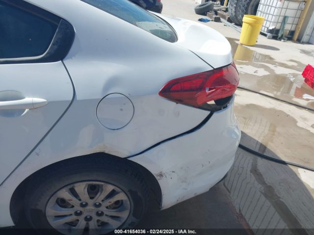 3KPFK4A71HE103812 KIA FORTE LX