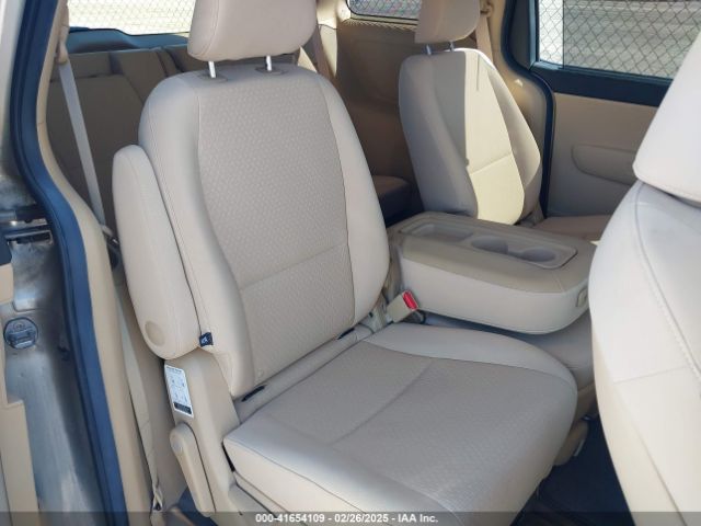 KNDMB5C11G6200227 KIA SEDONA LX