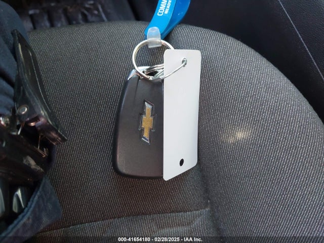 2GNAXUEVXK6118831 Chevrolet EQUINOX LT