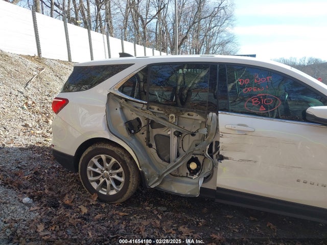 2GNAXUEVXK6118831 Chevrolet EQUINOX LT