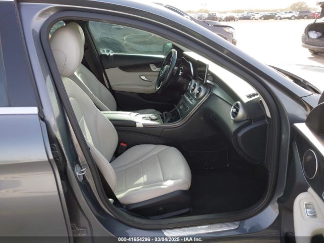 55SWF4JB1HU188040 Mercedes-Benz C 300 Luxury/sport