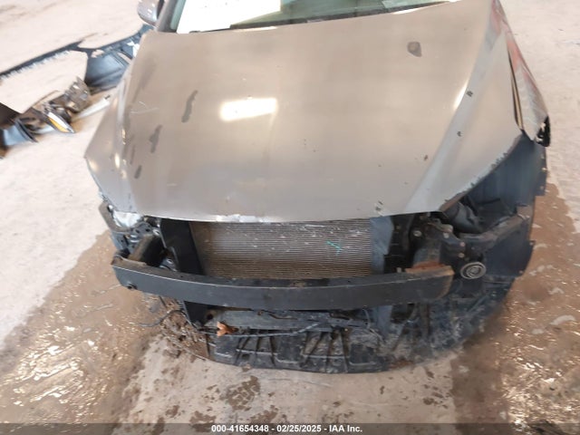 KMHD74LFXJU614032 Hyundai ELANTRA SE