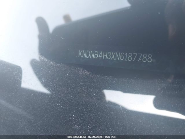 KNDNB4H3XN6187788 KIA Carnival Mpv Lx