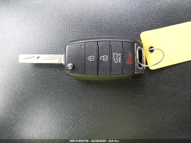 5XYPG4A50HG212110 KIA Sorento 3.3l Lx