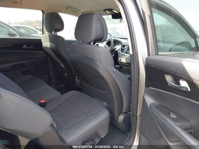 5XYPG4A50HG212110 KIA Sorento 3.3l Lx