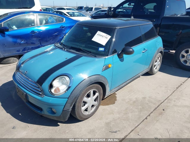 2009 MINI COOPER WMWMF33569TT68538 Photo 1
