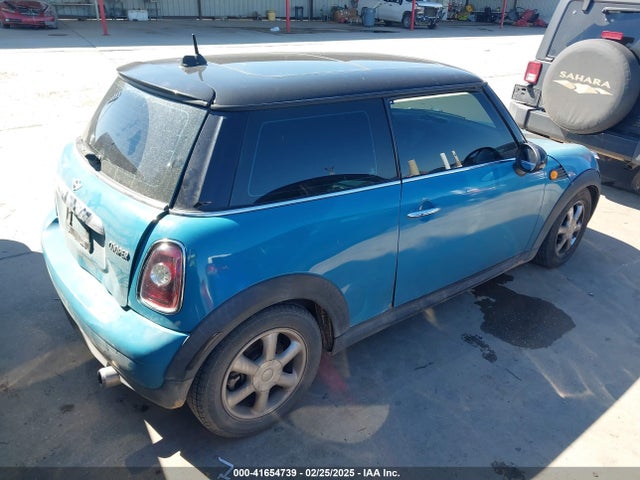 2009 MINI COOPER WMWMF33569TT68538 Photo 3