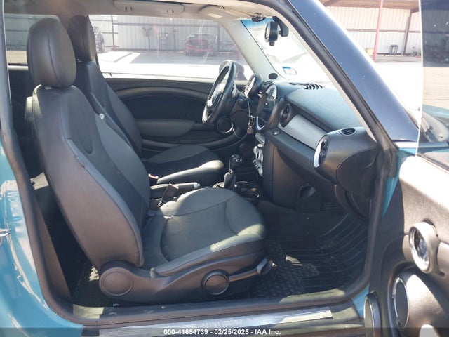 2009 MINI COOPER WMWMF33569TT68538 Photo 4