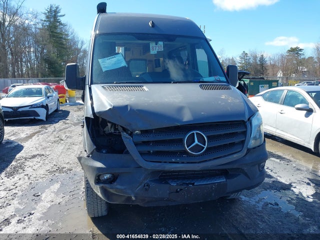 41654839 :رقم المزاد ، WD4FE7CD7JP621768 vin ، 2018 Mercedes-benz Sprinter 2500 Standard Roof V6 مزاد بيع