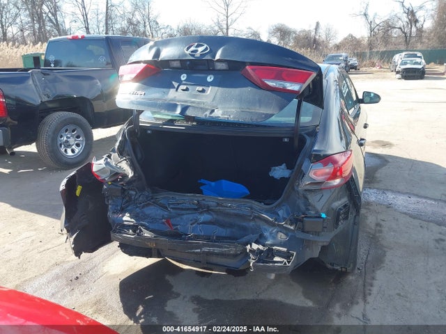 5NPD84LF3JH312075 Hyundai ELANTRA SEL