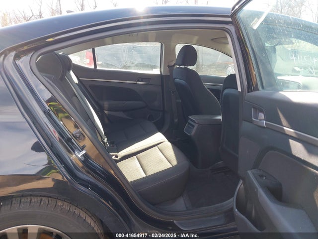 5NPD84LF3JH312075 Hyundai ELANTRA SEL