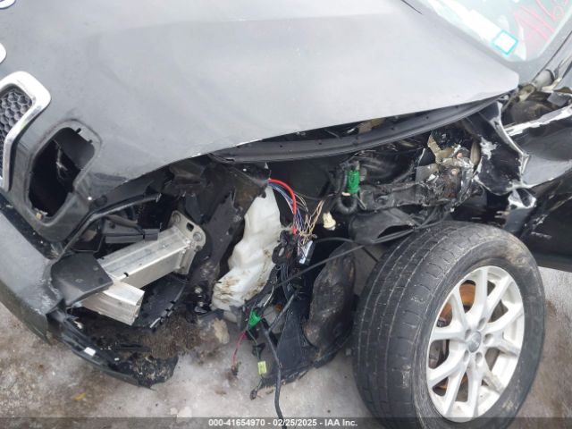 1C4PJMCS7FW795294 Jeep Cherokee Latitude