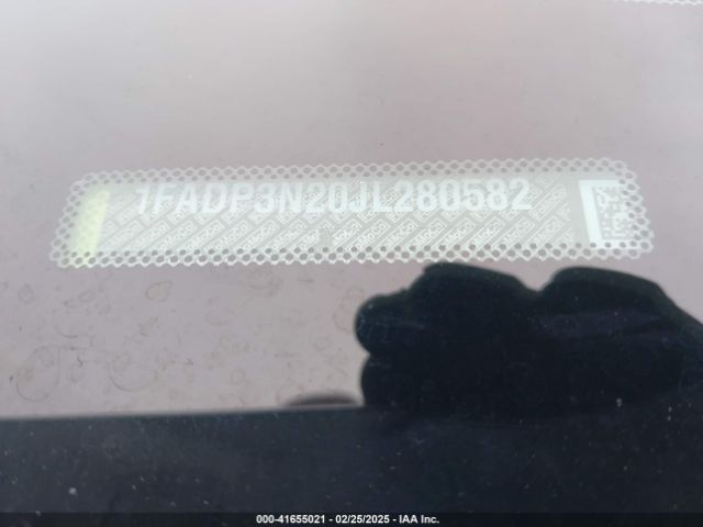 1FADP3N20JL280582 Ford Focus Titanium