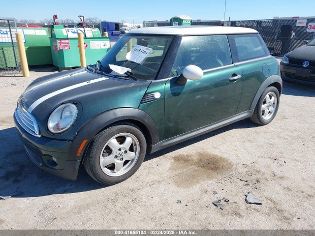 2010 MINI COOPER WMWMF3C59ATZ23728 Photo 1