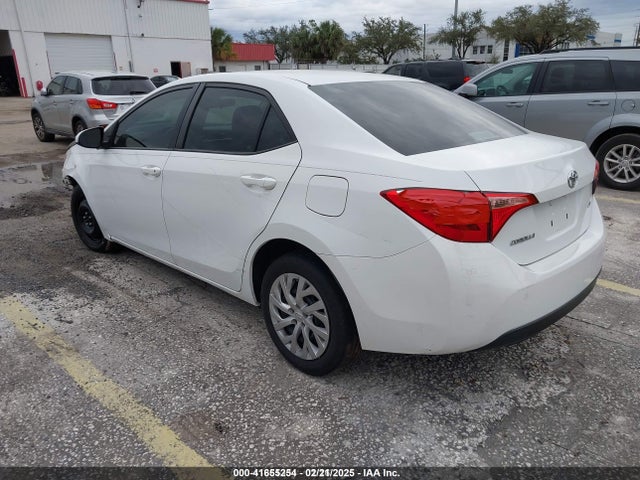 Toyota COROLLA LE 2019 5YFBURHE6KP868627 Image 3