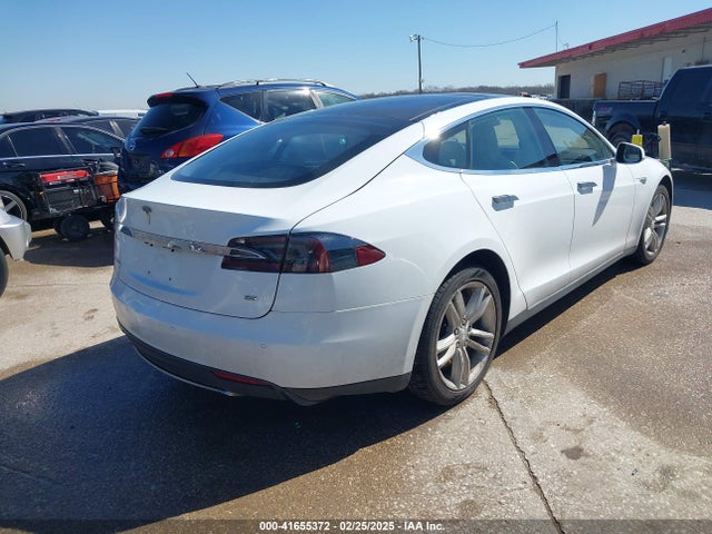 2013 TESLA MODEL S 5YJSA1CN2DFP28624 Photo 3