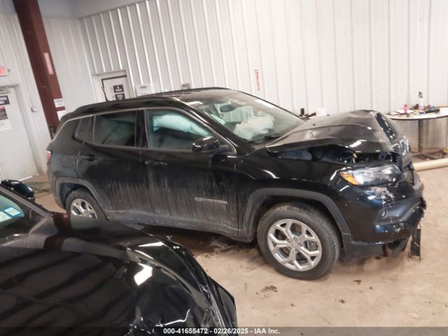 3C4NJDBNXRT104014 Jeep Compass Latitude 4x4