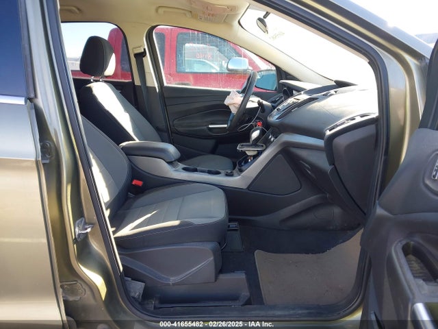 1FMCU0GX9EUA40027 Ford ESCAPE SE