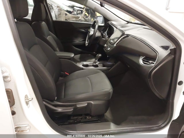 1G1ZE5ST2HF138962 Chevrolet MALIBU 1LT