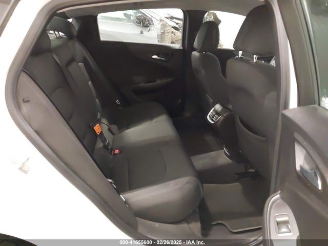 1G1ZE5ST2HF138962 Chevrolet MALIBU 1LT