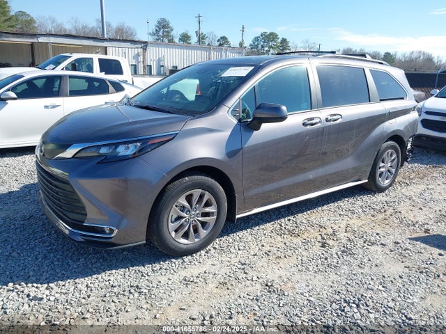 5TDJRKEC8RS219789 Toyota SIENNA XLE