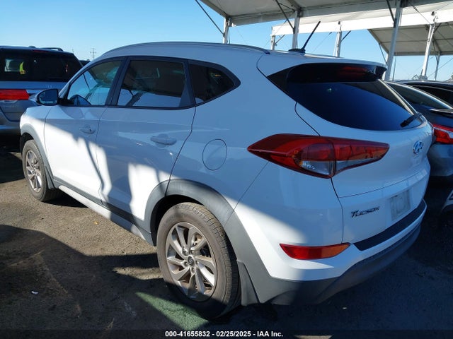 KM8J33A43HU464978 Hyundai TUCSON SE