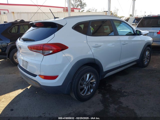 KM8J33A43HU464978 Hyundai TUCSON SE