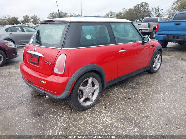 2005 MINI COOPER WMWRC33445TC59014 Photo 3