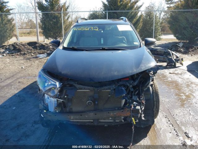 2T3RFREV3JW733705 Toyota Rav4 Adventure/xle