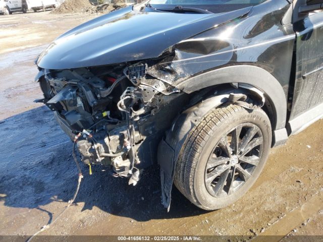 2T3RFREV3JW733705 Toyota Rav4 Adventure/xle
