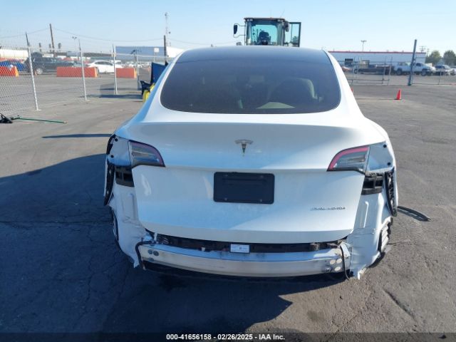 7SAYGDEE8NF422636 Tesla Model Y Long Range Dual Motor All-wheel Drive