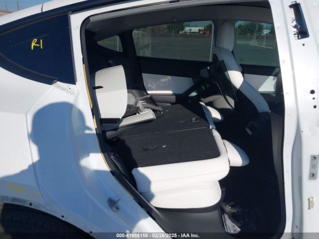 7SAYGDEE8NF422636 Tesla Model Y Long Range Dual Motor All-wheel Drive