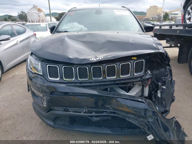 3C4NJDBB0JT484409 Jeep Compass Latitude 4x4