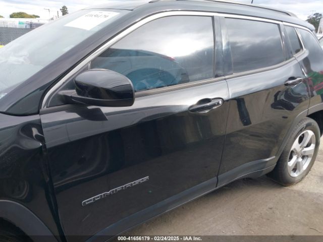 3C4NJDBB0JT484409 Jeep Compass Latitude 4x4