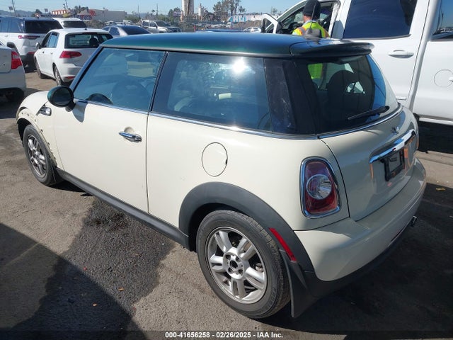 2013 MINI HARDTOP WMWSU3C57DT686240 Photo 2