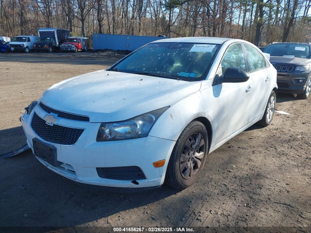 1G1PA5SG1E7447558 Chevrolet Cruze Ls Auto