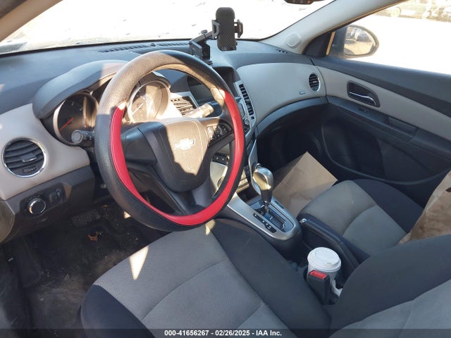 1G1PA5SG1E7447558 Chevrolet Cruze Ls Auto